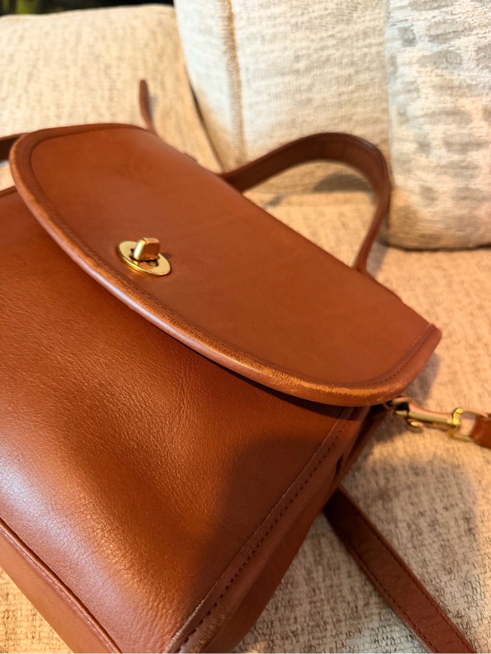 Coach Manor Purse 9977 - Picture 6 of 13